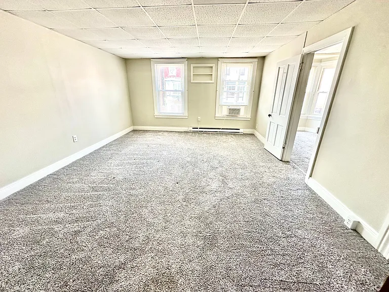 61 W Main St #B — Photo 8