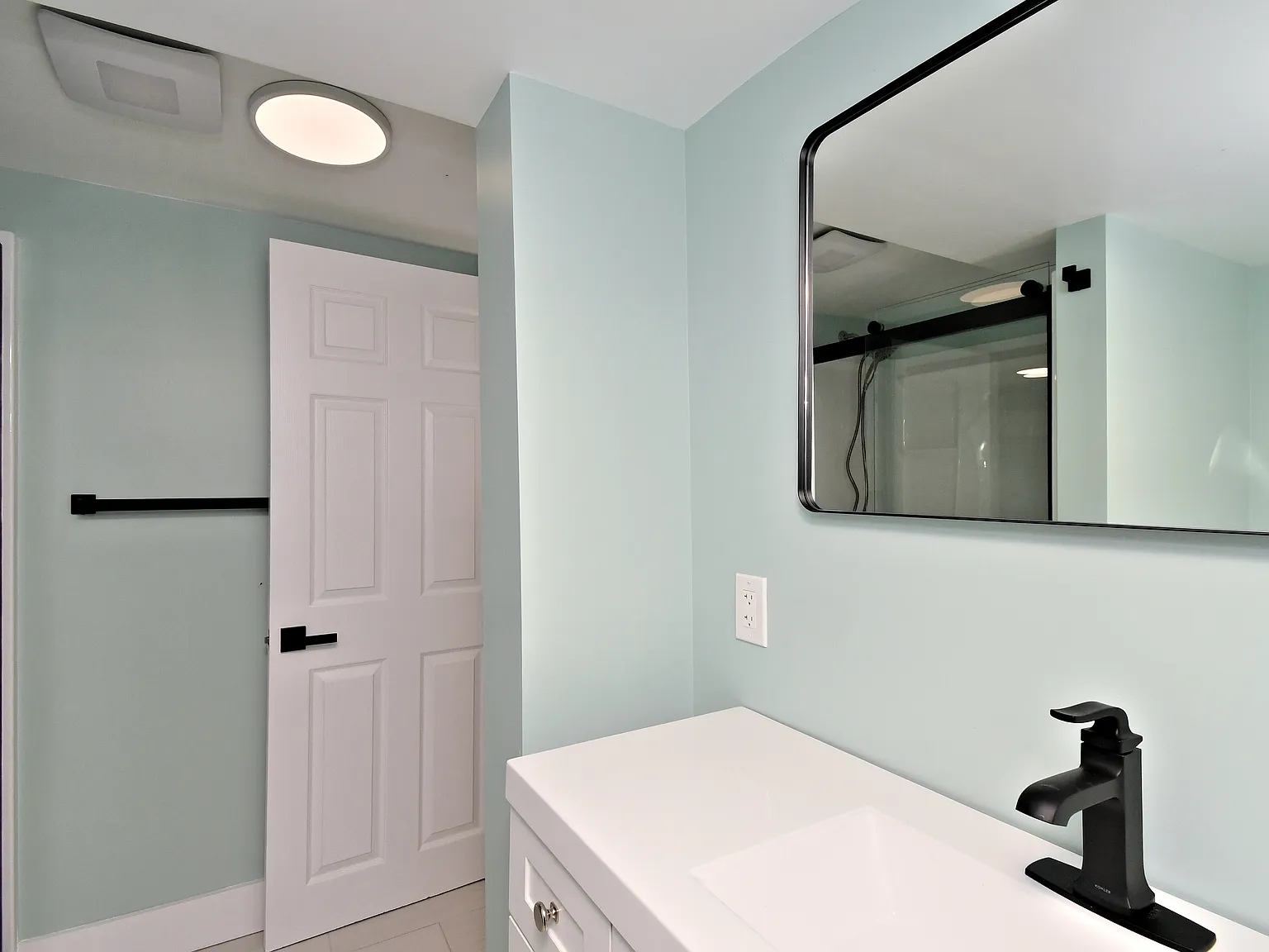 1 bed, 350 sqft, $1,250 — Photo 3