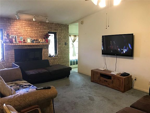2nd image of 1537 Heritage Dr