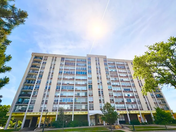 33 N Main St APT 6G, Lombard, IL 60148