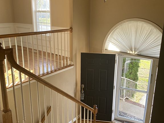 2nd image of 1391 Ambleside Dr