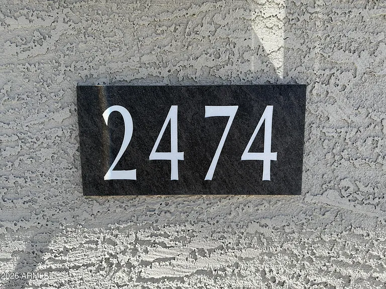 2474 W Sable Ave — Photo 2