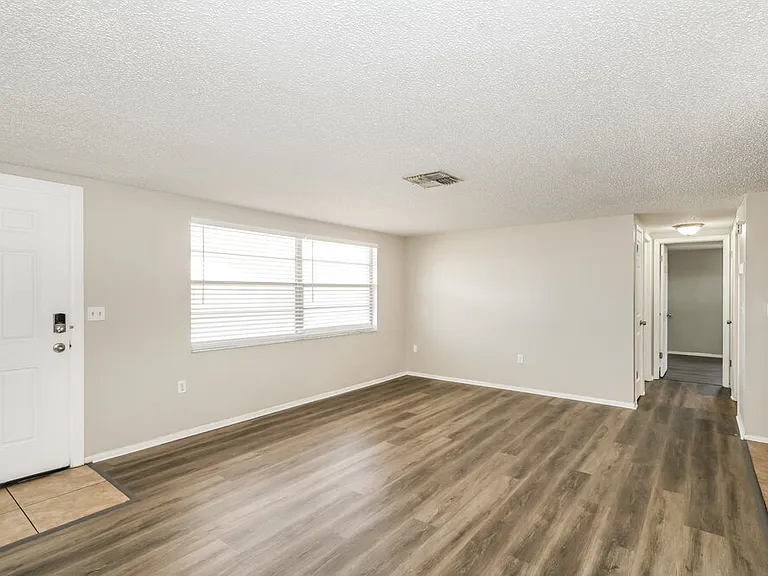 11610 Meadow Dr — Photo 4
