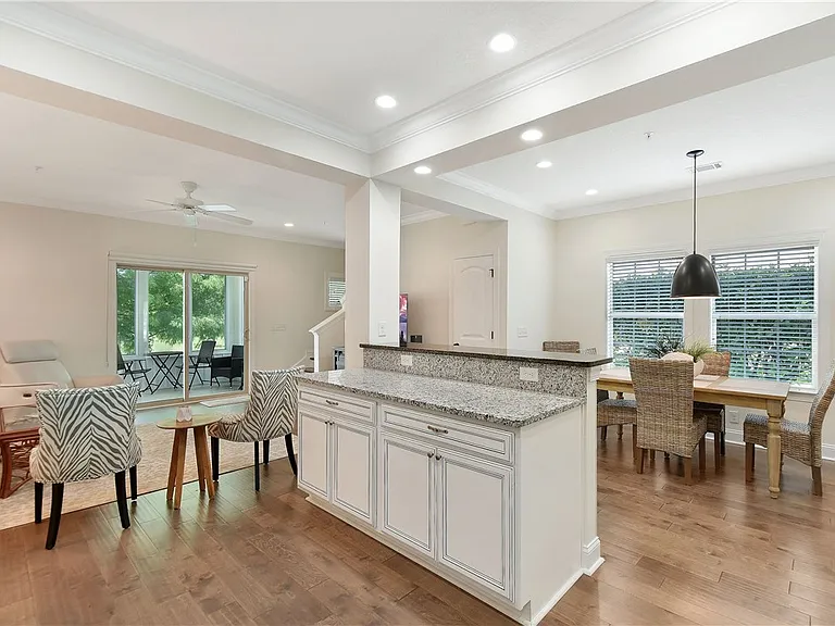 510 Mariners Cir — Photo 10