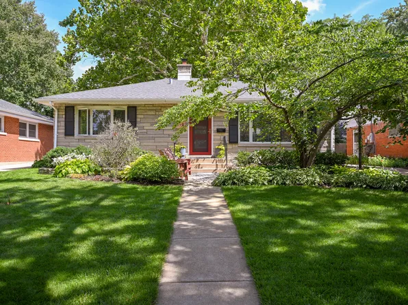 519 Byron Ct, Wheaton, IL 60187