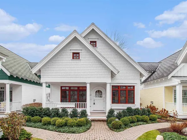 575 E Bay St Building 2, Harbor Springs, MI 49740