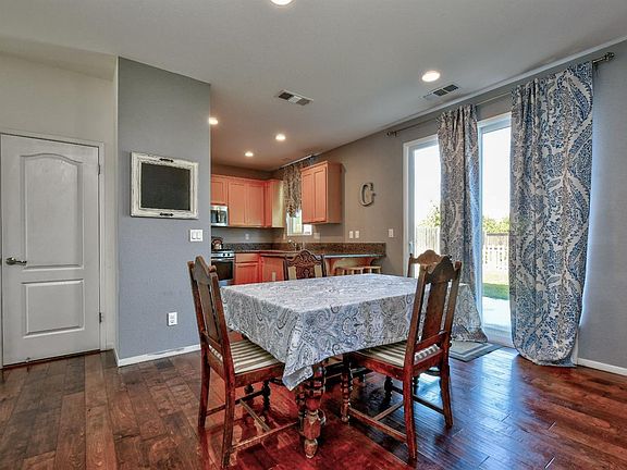5th image of 1049 Elmer Dr