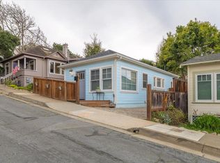 132 6th St, Pacific Grove, CA 93950
