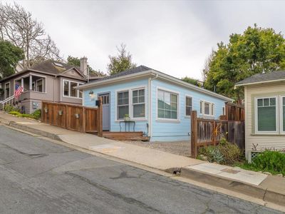 132 6th St, Pacific Grove, CA, 93950