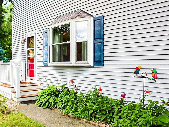 4th image of 3 Riverbank Cir Unit 3