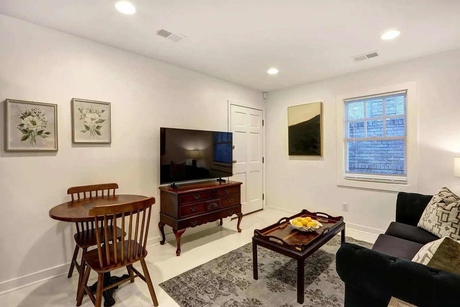 1 bed, 1.0 bath, $2,215 — Photo 4
