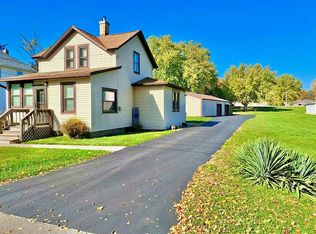 1906 Superior Ave, Savanna, IL 61074