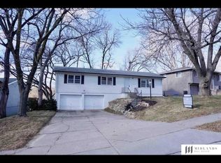 1412 Englewood Dr, Bellevue, NE 68005