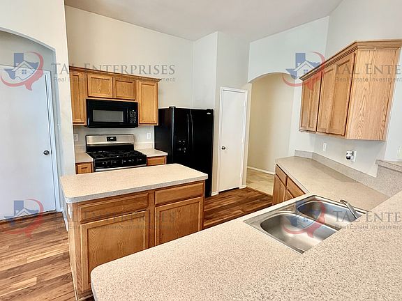 4th image of 816 Cheryl St #1