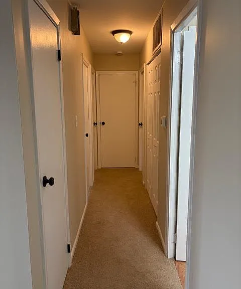 713 Essex Ave — Photo 5