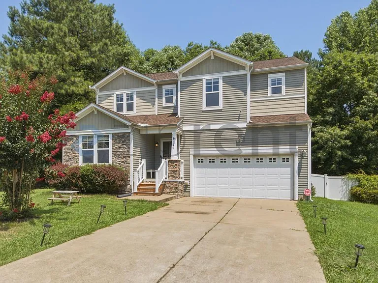 261 Chadford Pl — Photo 3