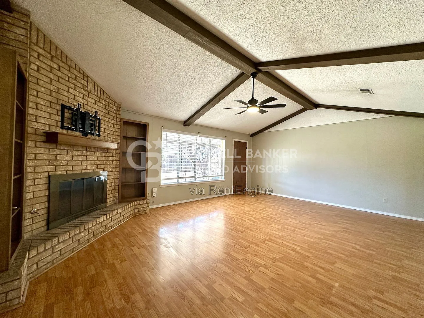 3 bed, 2.0 bath, 1519 sqft, $1,575 — Photo 2