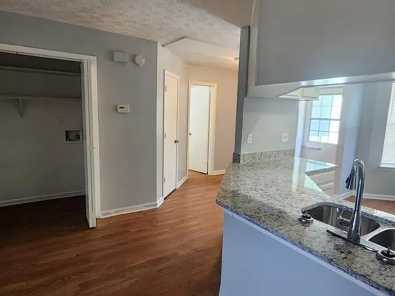 5629 Waterford Ct — Photo 4