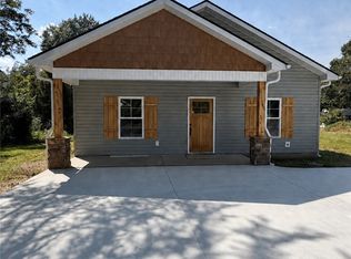 201 Harrison Ave, Walhalla, SC 29691