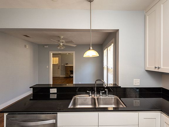2nd image of 3211 Odessa Ave