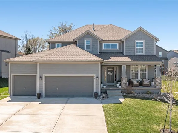 983 N Cedarcrest Dr, Olathe, KS 66061