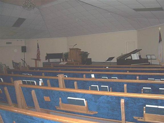 pews