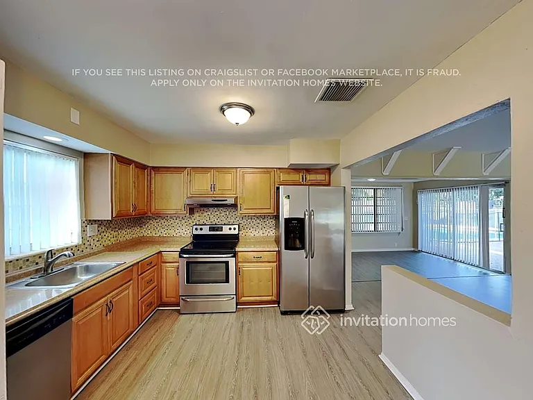 2608 SW 34th Ave — Photo 7