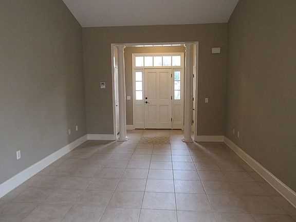 4th image of 1710 Villa Dr