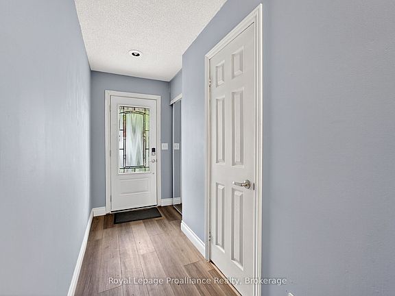 4th image of 9 Progress Ave #4