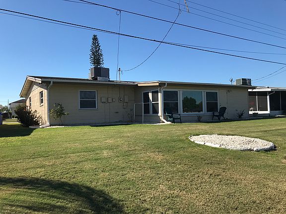 2nd image of 1209 Beach Blvd