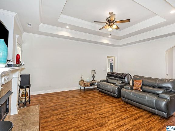 3rd image of 113 Barton Creek Dr