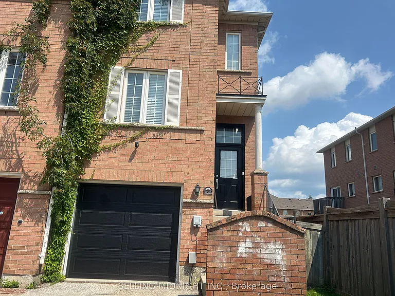 2413 Ravinebrook Cres — Photo 1