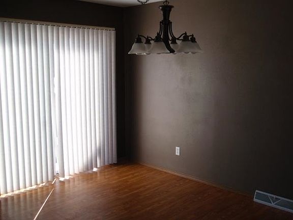 4th image of 51 Maas Ave