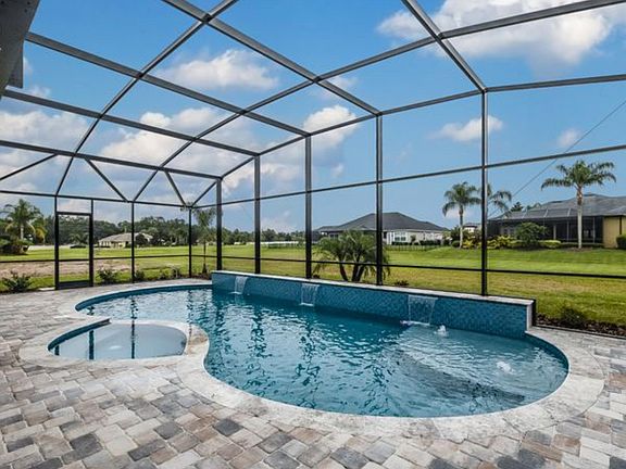 5th image of 4447 Emerald Palms Ln