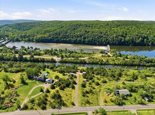 937 Rosebush Rd, Quinte West, ON K0K 2C0