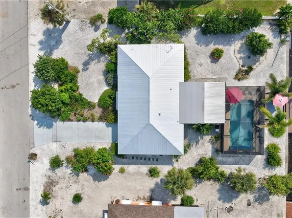 3107 Bracci DR, ST. JAMES CITY, FL 33956