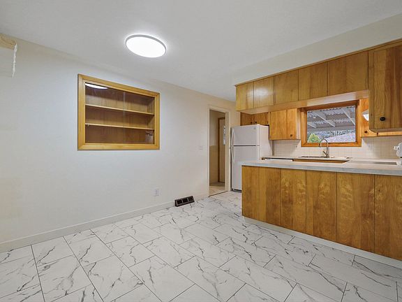 5th image of 804 W Westview Ave #806