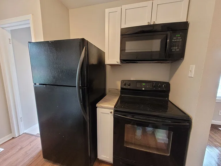 2237 S Union St — Photo 4