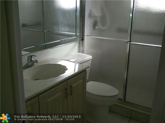 5th image of 90 NW 32nd Ct