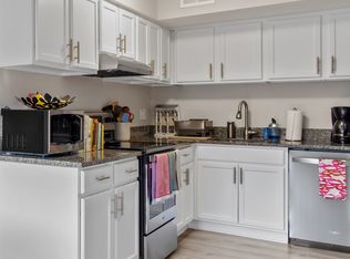 6822 Perry Penney Dr, Annandale, VA 22003