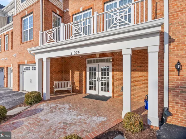 21025 Rocky Knoll Sq APT 103, Ashburn, VA 20147
