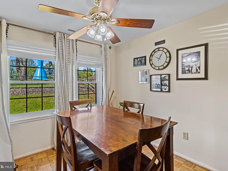 1435 Crofton Pkwy — Photo 9
