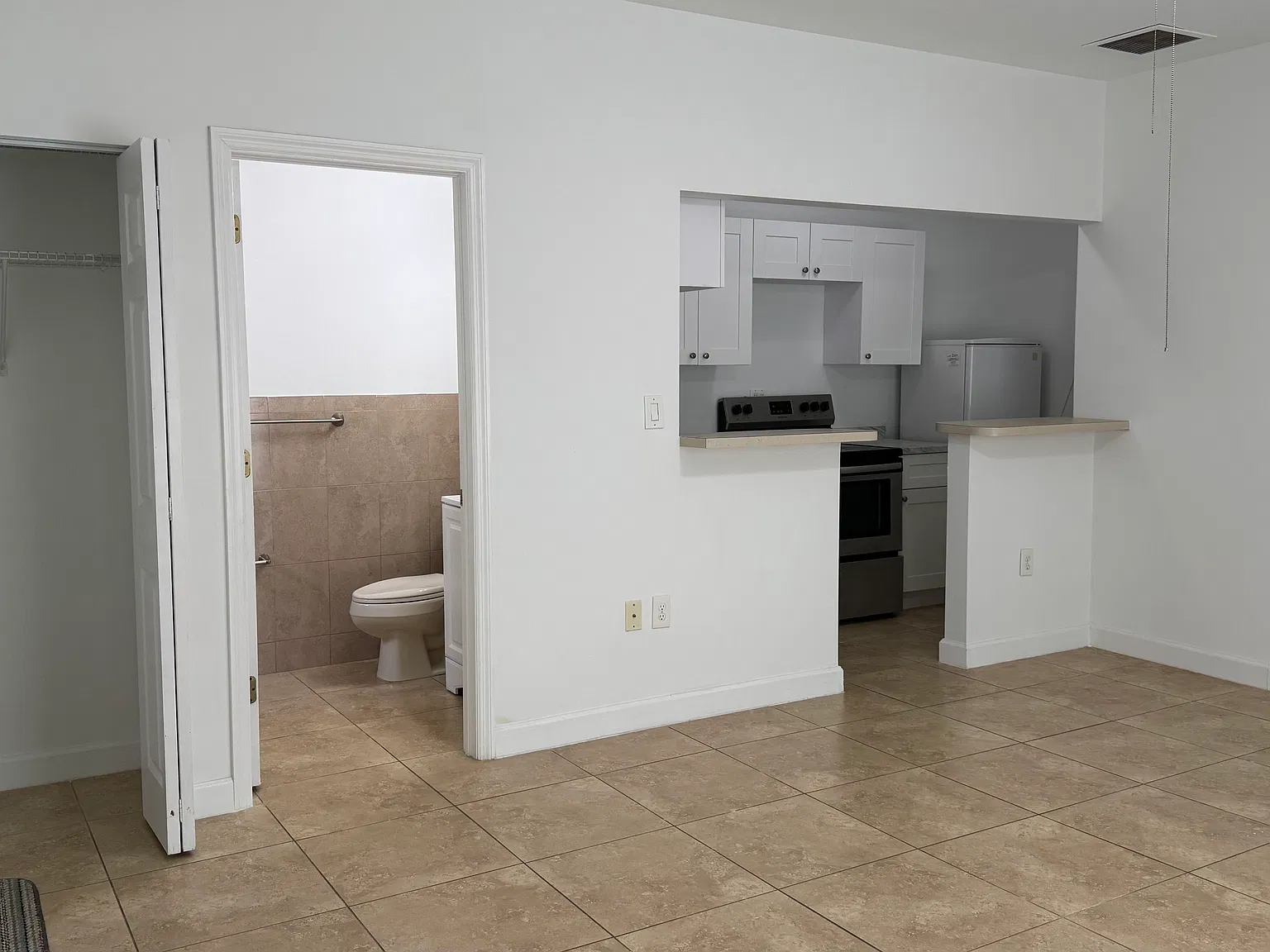 1 bed, 400 sqft, $1,200 — Photo 3