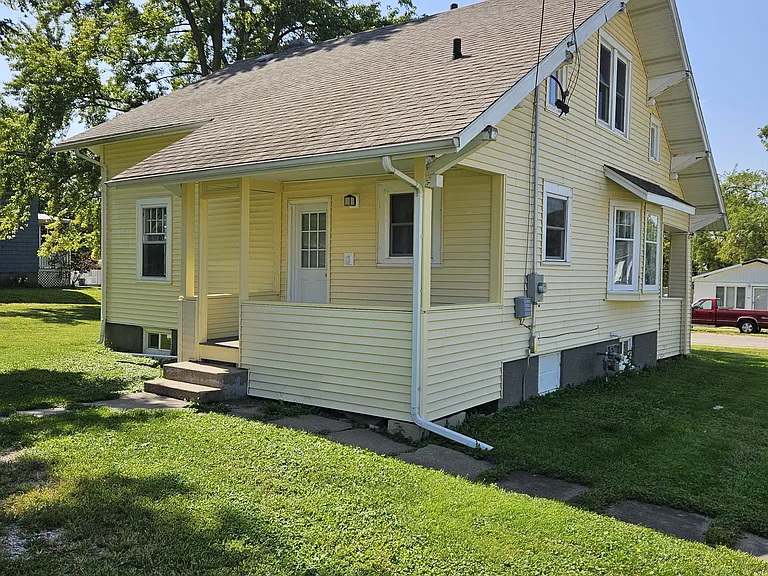 402 S Adams St — Photo 1