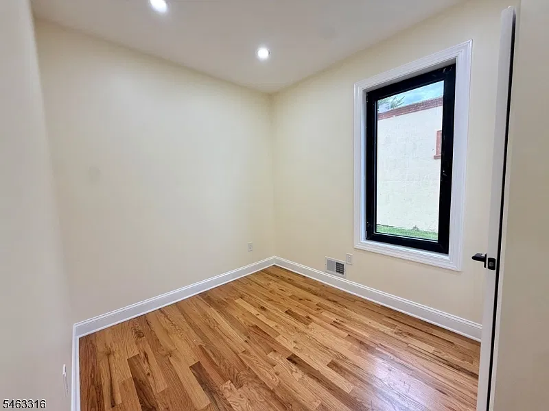 2 bed, 1.0 bath, $2,700 — Photo 4