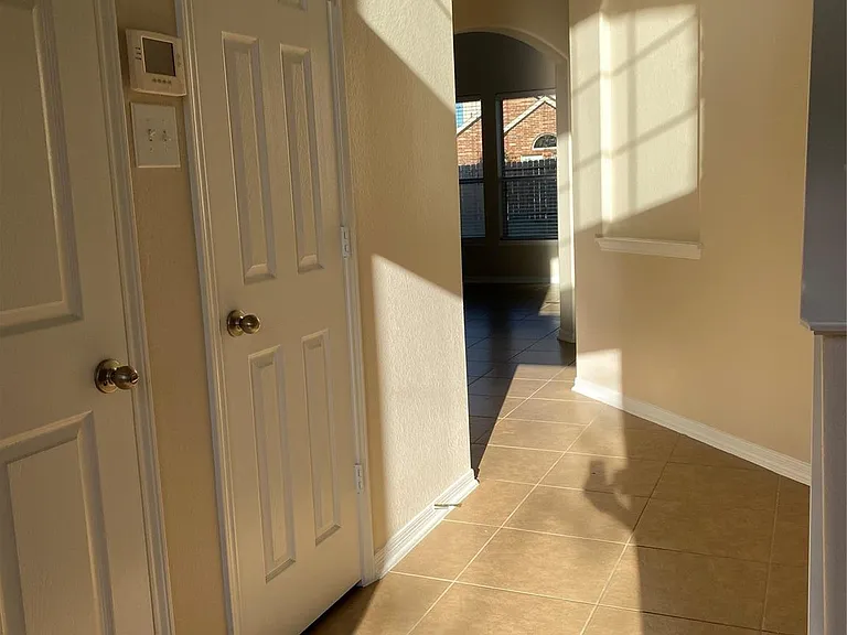 10930 Reston Point Dr — Photo 4