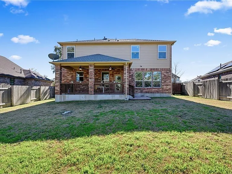 1524 Uhland Dr — Photo 28