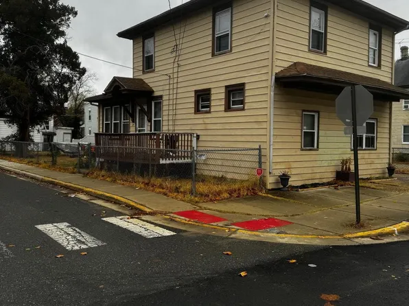 29 W Adams St, Paulsboro, NJ 08066