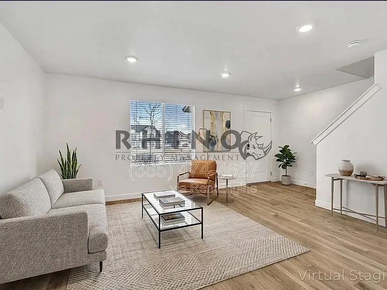 880 N Herman Dr — Photo 7