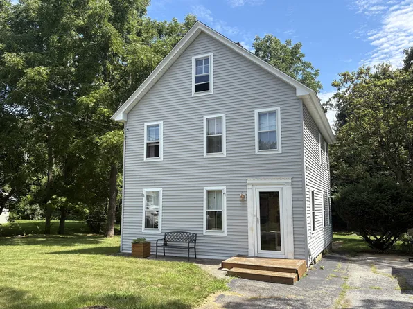 63 Elmwood Heights, Colchester, CT 06415